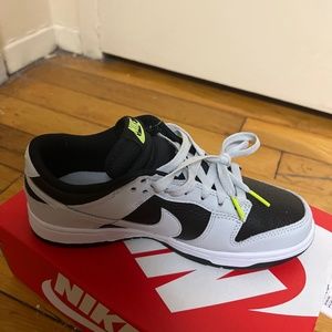Nike Dunk low grey panda volt